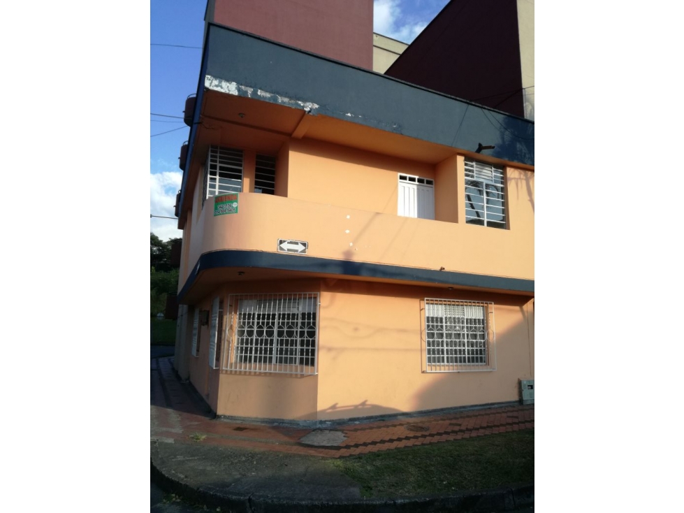 CASA PARA VIVIENDA Y/O COMERCIO EN VENTA - SECTOR PROVIDENCIA