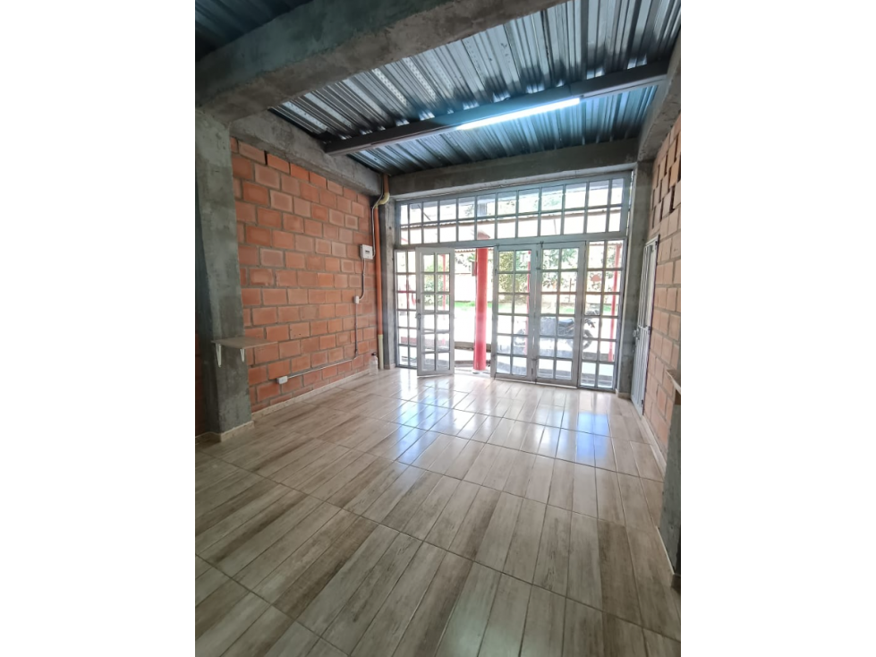 LOCAL EN VENTA - SECTOR SANTA ROSA, CALLE 6 - 3
