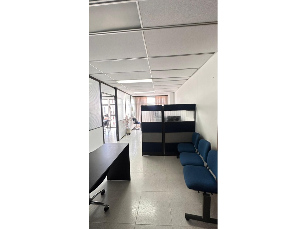 OFICINA EN VENTA - SECTOR CENTRO, EDIFICIO CORPORACIÓN FINANCIERA