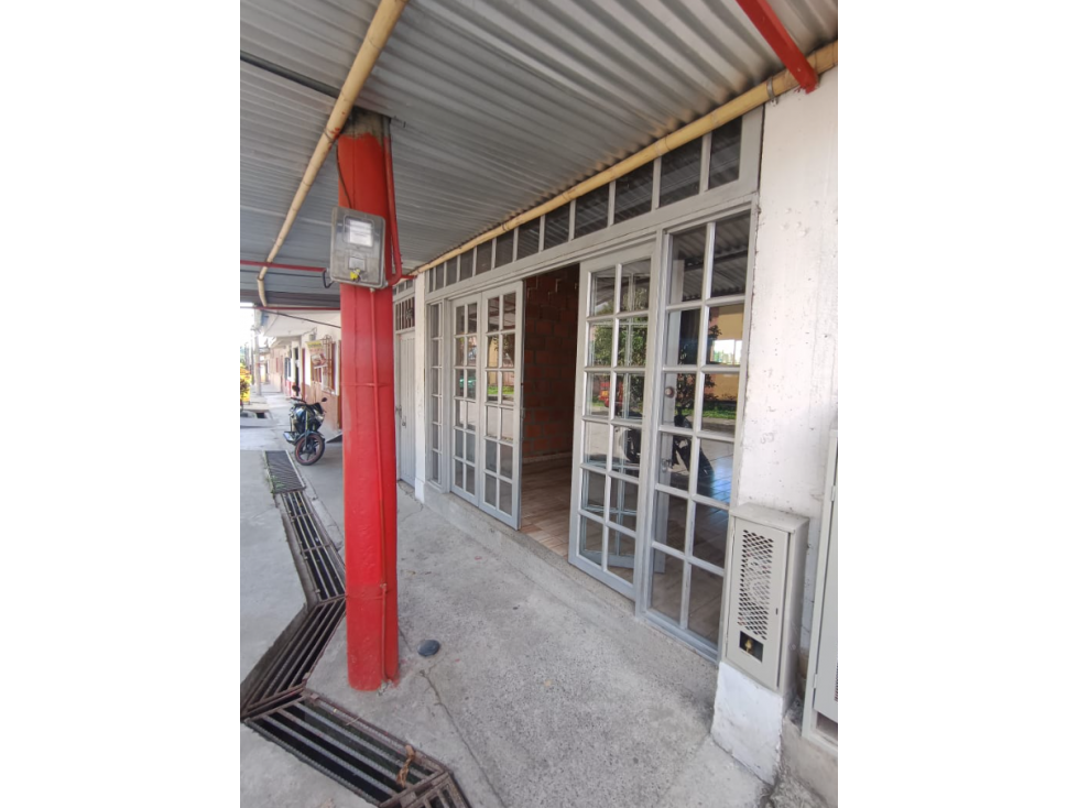 LOCAL EN VENTA - SECTOR SANTA ROSA, CALLE 6 - 2