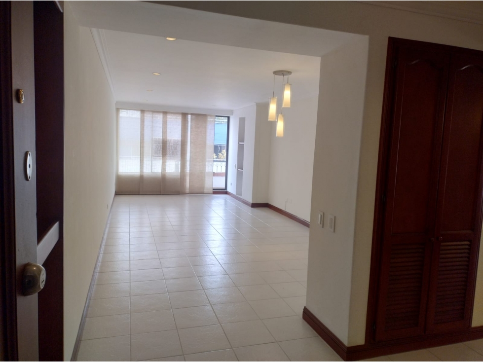 APARTAMENTO EN VENTA - SECTOR LOS ALPES, EDIFICIO HELVETIA — foto 3
