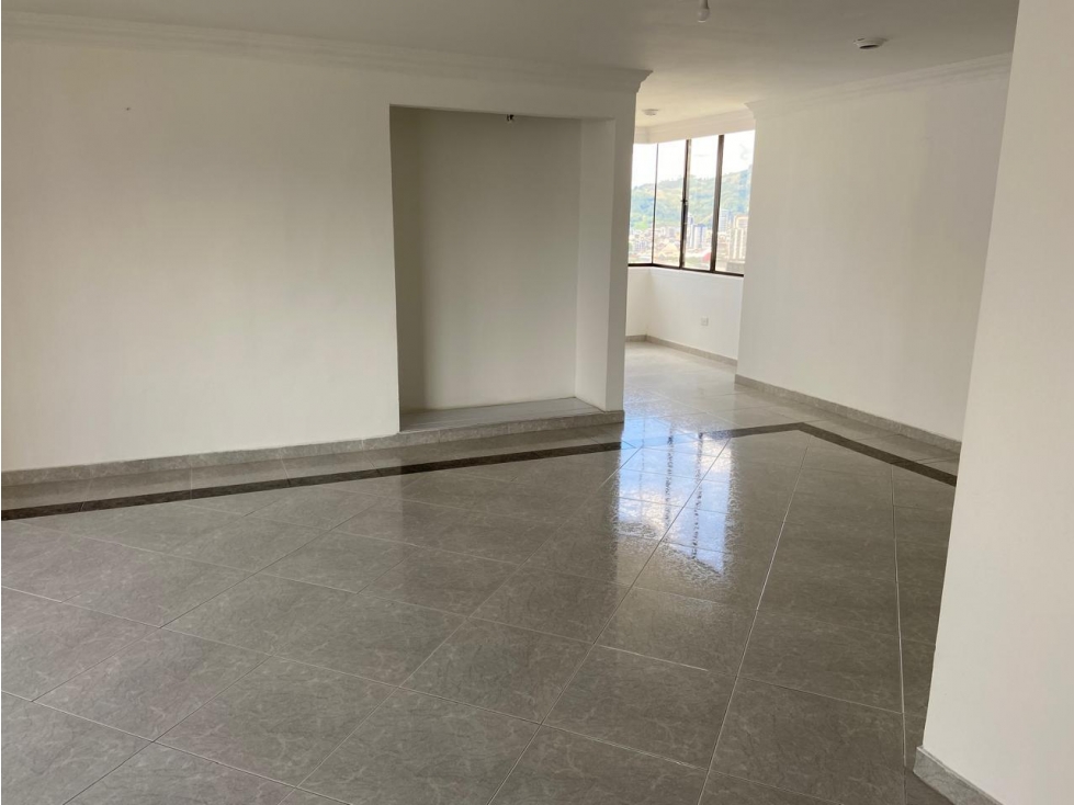 APARTAMENTO EN RENTA - SECTOR PINARES, EDIFICIO LAGUITOS