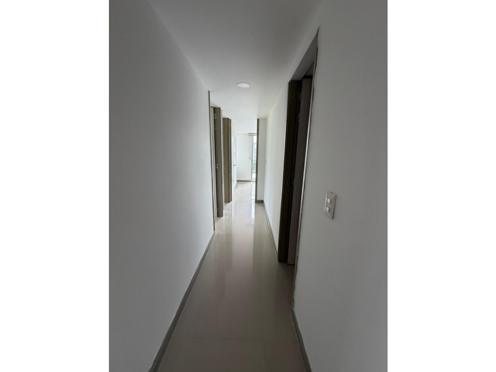 APARTAMENTO AMPLIO EN RENTA - SECTOR PINARES, EDF. LA CANDELARIA — foto 4