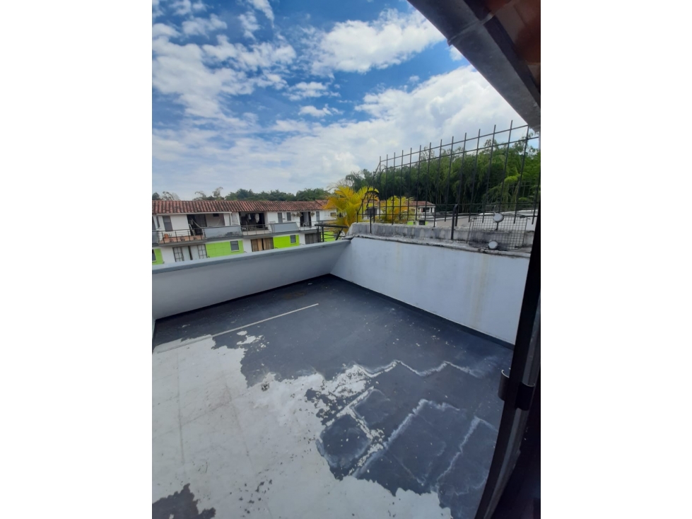 CASA AMOBLADA EN VENTA - SECTOR AV. SUR, VILLAS DEL JARDIN