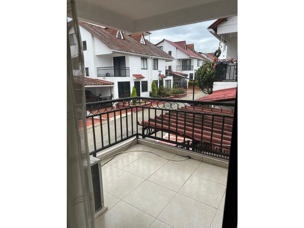 CASA EN VENTA - SECTOR AV 30 DE AGOSTO, CONJUNTO CAÑAVERAL — foto 3