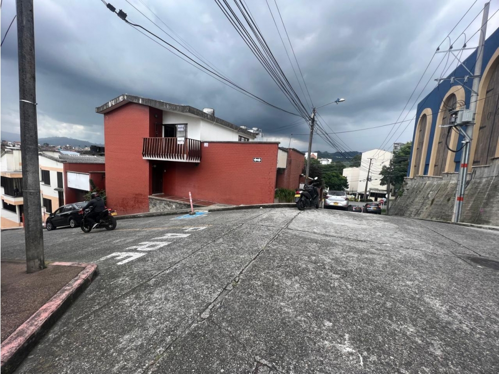 CASA EN VENTA - SECTOR CIRCUNVALAR, CARRERA 1