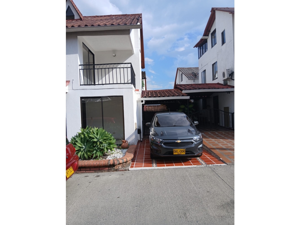 CASA EN VENTA, CONJUNTO CAÑAVERAL 1
