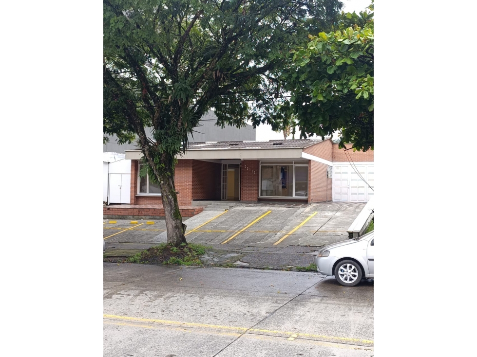 CASA COMERCIAL EN RENTA - SECTOR ÁLAMOS, CALLE 14