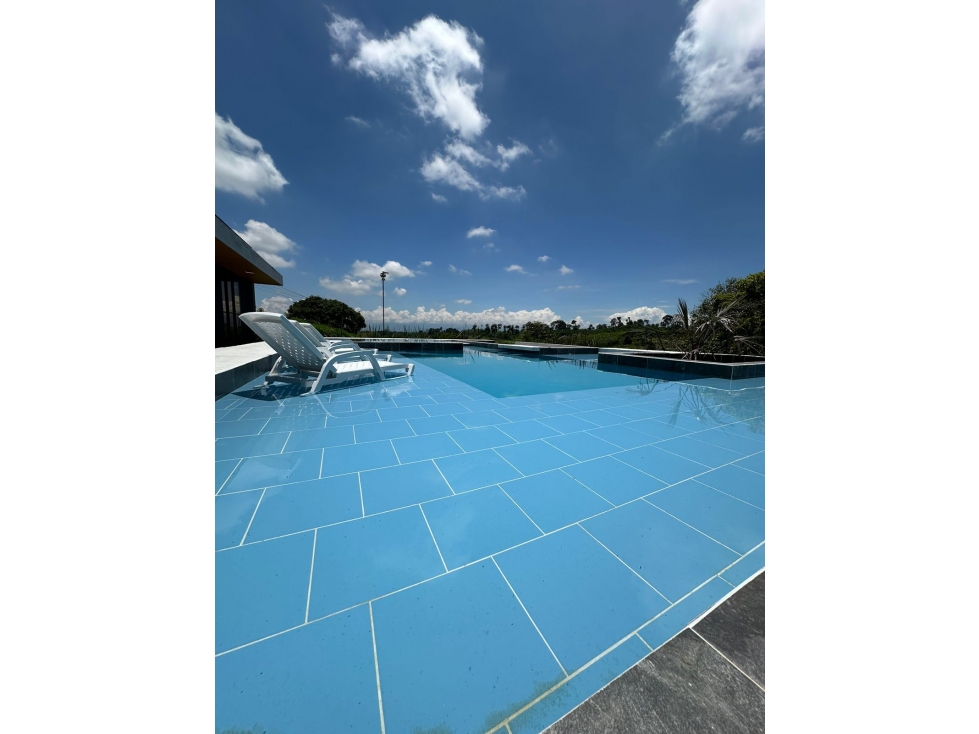 FINCA DE LUJO EN VENTA - SECTOR MORELIA, A 1KM DEL CAI — foto 3