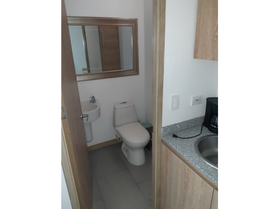 OFICINA EN VENTA - SECTOR PINARES, CARRERA 15 - TORRE NÚCLEO - 6