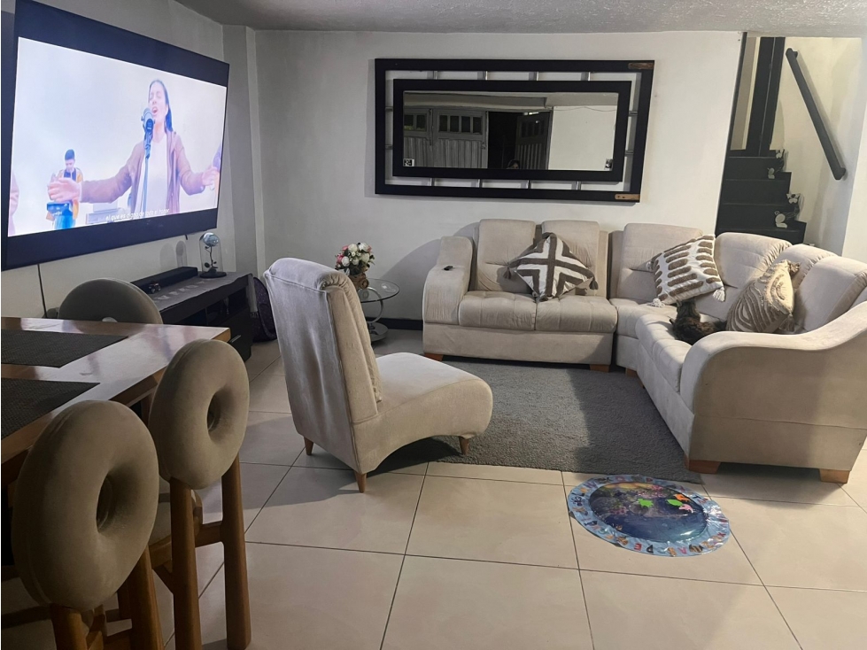 CASA DE TRES NIVELES EN VENTA - SECTOR TERMINAL, VERONA ll — foto 3