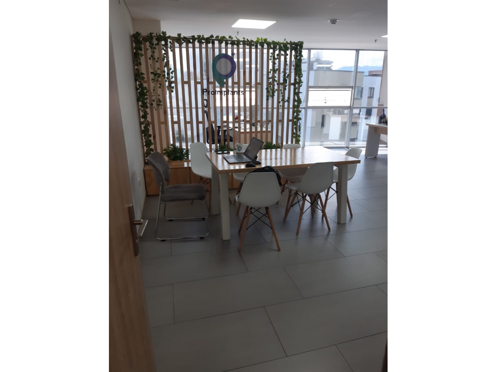 OFICINA EN VENTA - SECTOR PINARES, CARRERA 15 - TORRE NÚCLEO - 2