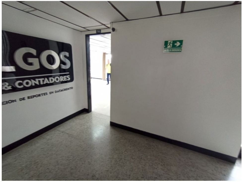 OFICINA EN VENTA - SECTOR CENTRO, EDIFICIO CORPORACIÓN FINANCIERA - 4