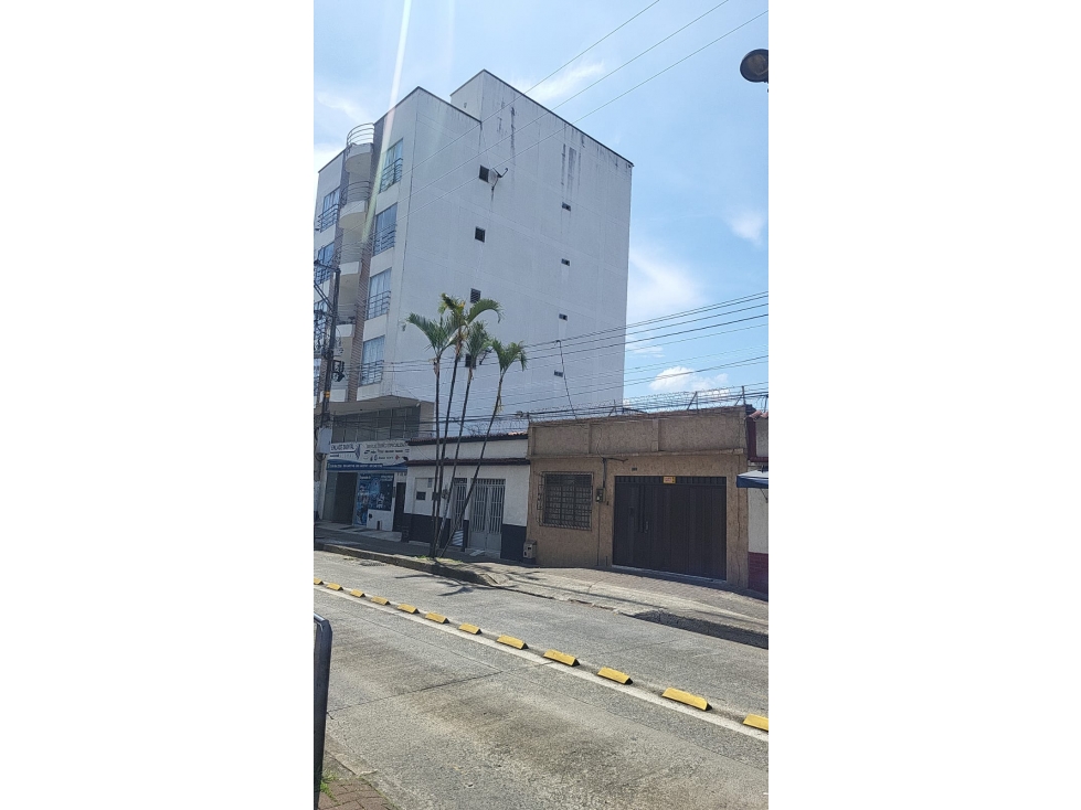CASA EN VENTA - SECTOR CENTRO, CARRERA 8 CALLE 33