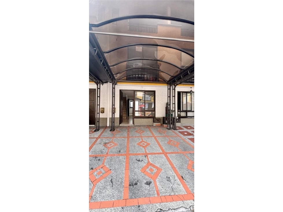 CASA EN VENTA - SECTOR AV. SUR, CONJUNTO ANDALUCIA