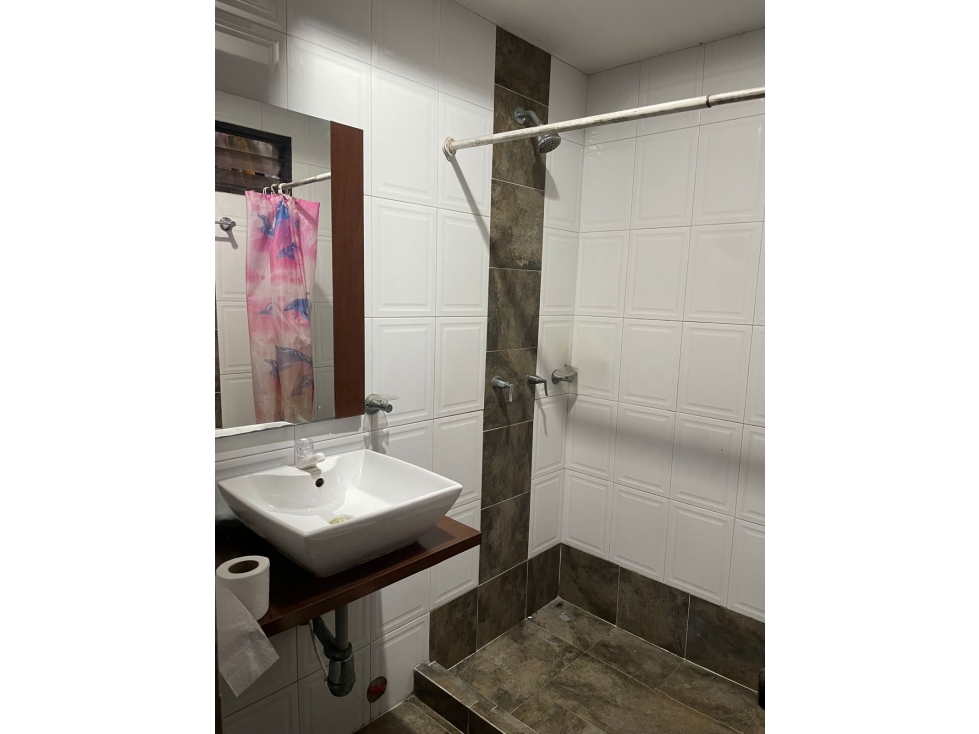 CASA EN VENTA O CAMBIO - SECTOR POBLADO 1, EN LA VÍA PRINCIPAL — foto 3