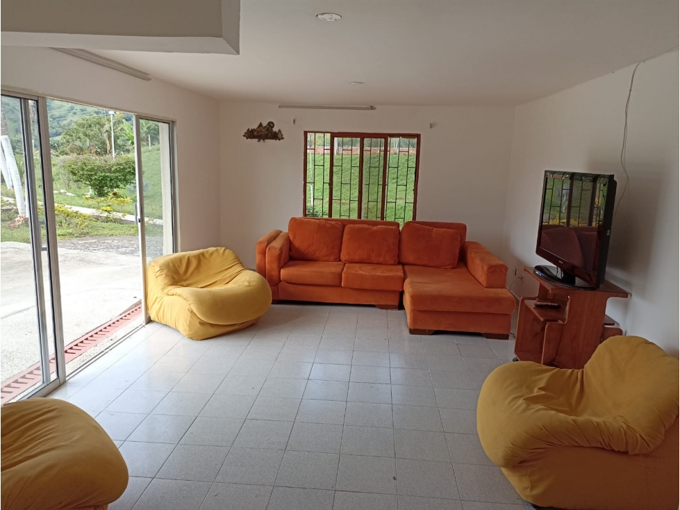CASA CAMPESTRE EN RENTA - SECTOR COMBIA - 4