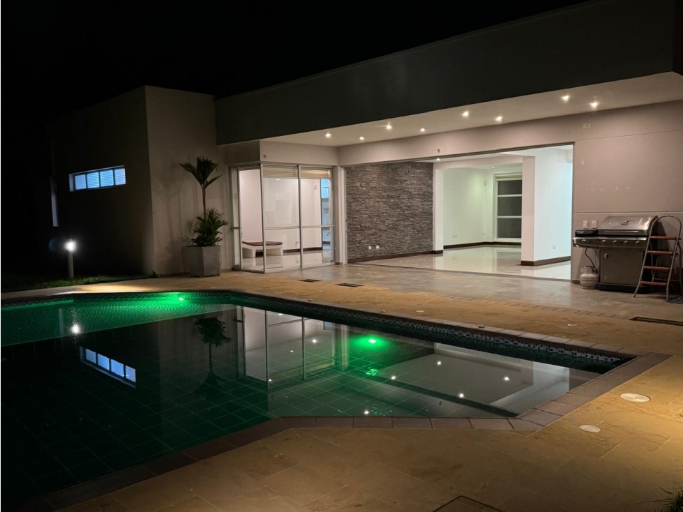 CASA CAMPESTRE EN RENTA - CONDOMINIO SAN JOSÉ DE LAS VILLAS 2