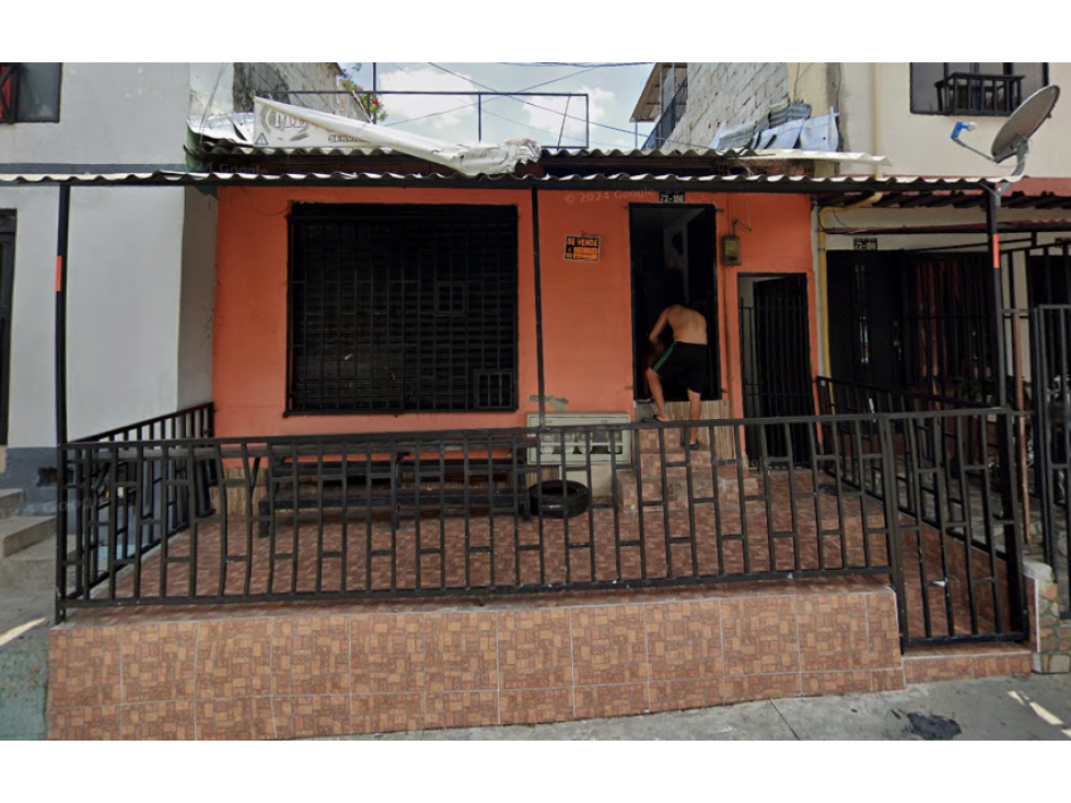 CASA CON CUATRO RENTAS EN VENTA - SECTOR CUBA, AV. LA INDEPENDENCIA