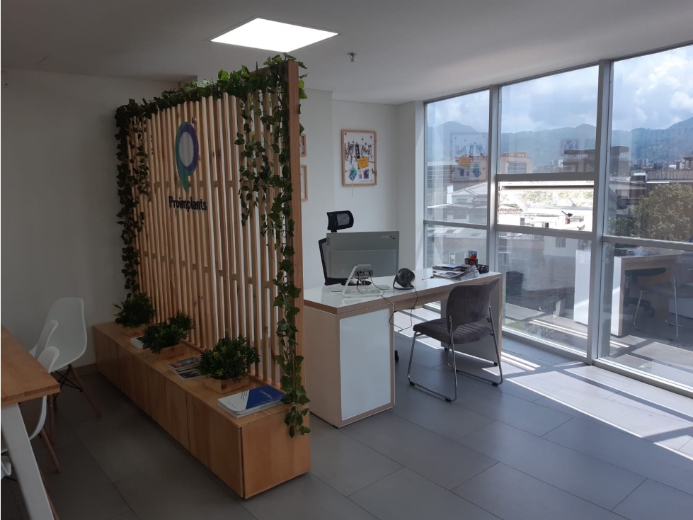 OFICINA EN VENTA - SECTOR PINARES, CARRERA 15 - TORRE NÚCLEO - 4