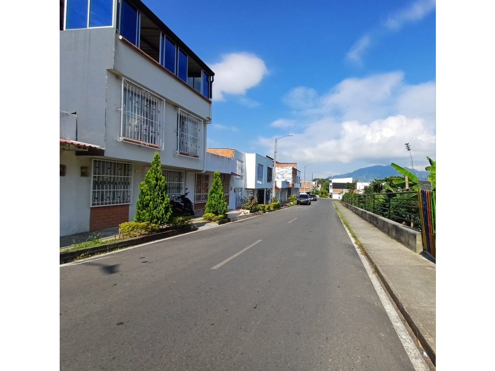 CASA EN VENTA - SECTOR DOSQUEBRADAS, MIRADOR DE LA ESTANCIA