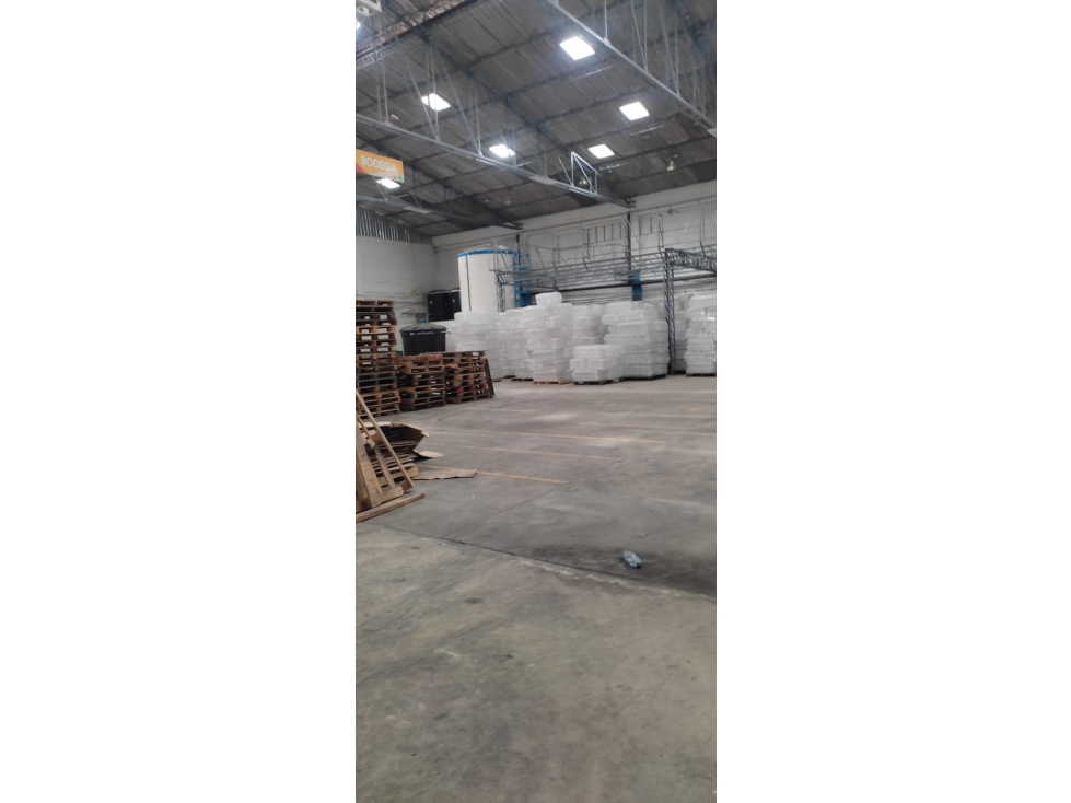 BODEGA EN RENTA - SECTOR AV DEL RIO, CARRERA 1 - 4