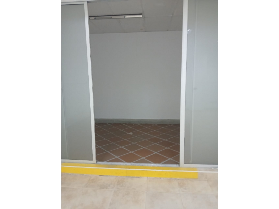 OFICINA EN VENTA - SECTOR CENTRO, EDIFICIO TORCORAMA — foto 3