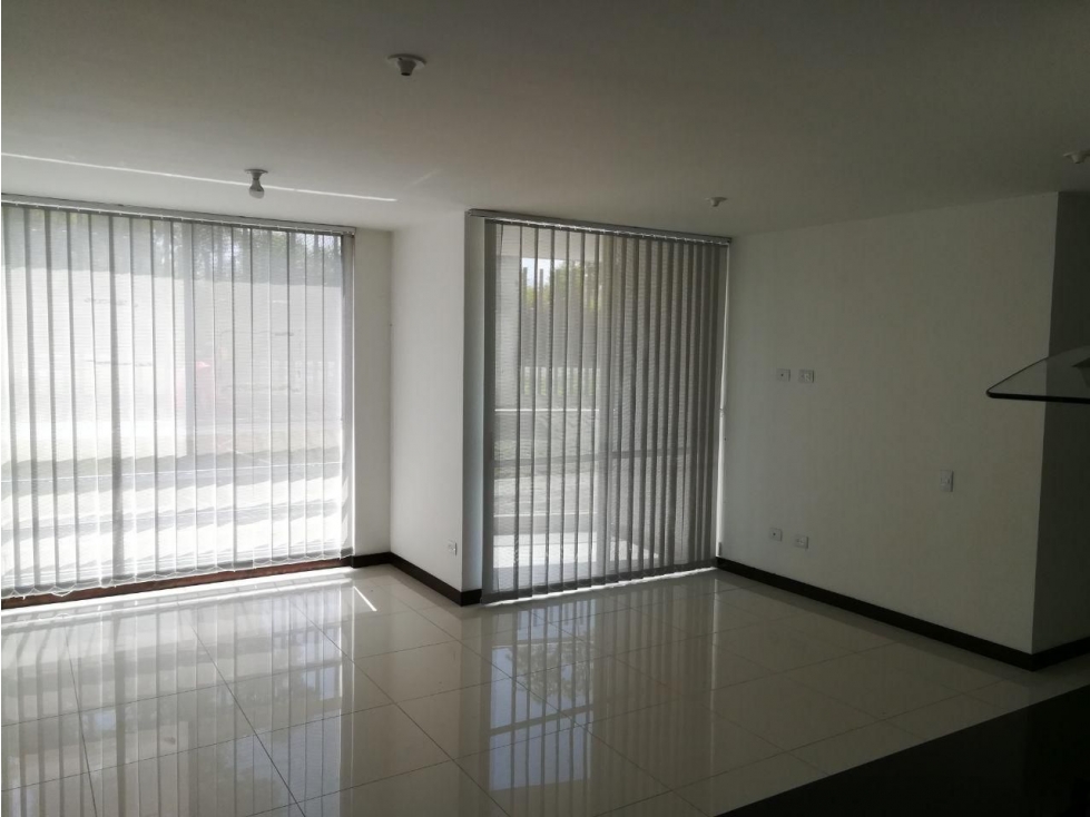 APARTAMENTO EN VENTA - SECTOR CERRITOS, CONJ. TANGARA — foto 2