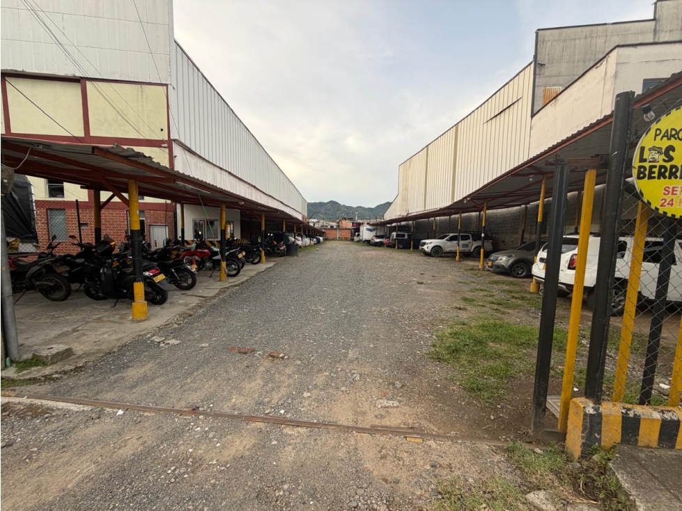 LOCAL - BODEGA, SECTOR DOSQUEBRADAS, POR LA GRACIELA - 3