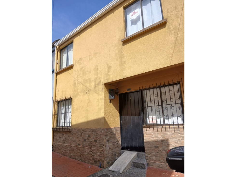 CASA EN VENTA - SECTOR AV. DEL RÍO, URBANIZACIÓN LA PUPY
