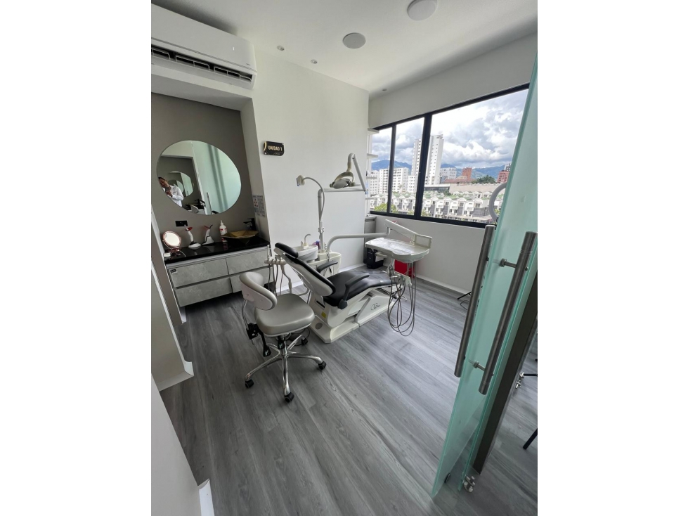 CONSULTORIO EN VENTA - SECTOR ÁLAMOS, EDIFICIO PREMIUM - 5