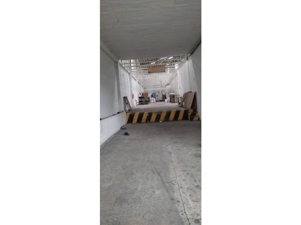 BODEGA EN RENTA - SECTOR AV DEL RIO, CARRERA 1 - 3