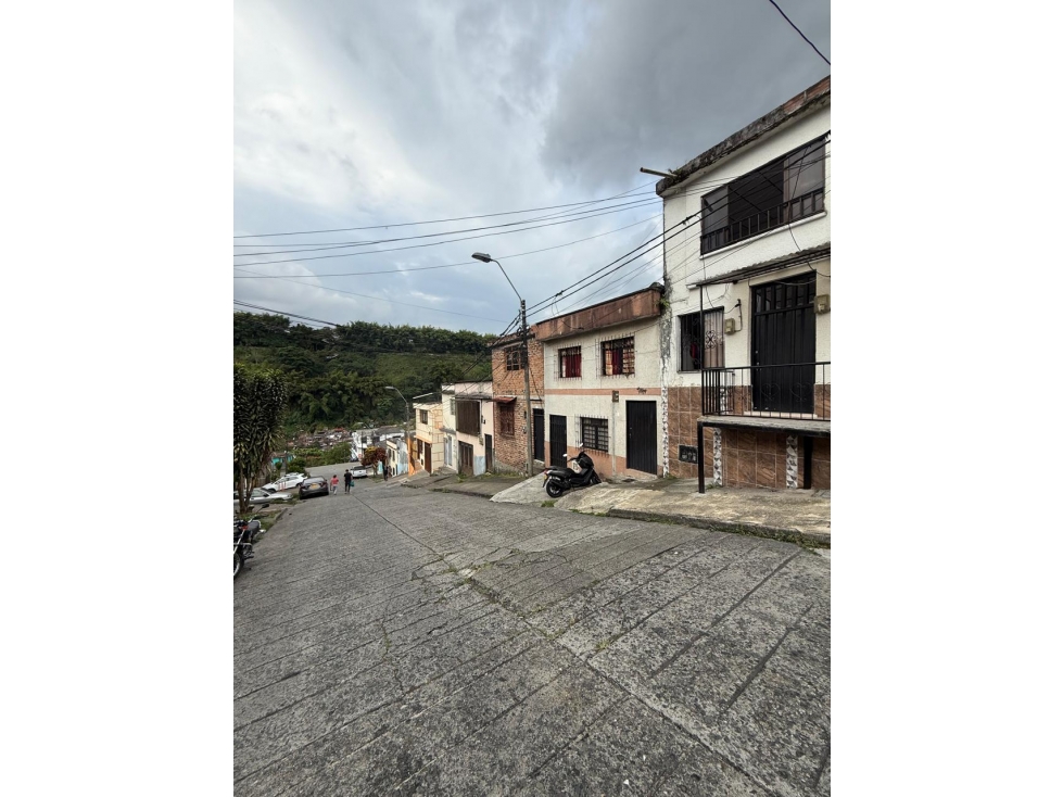 CASA DUPLEX EN VENTA - SECTOR CENTRO, BARRIO SAN JORGE