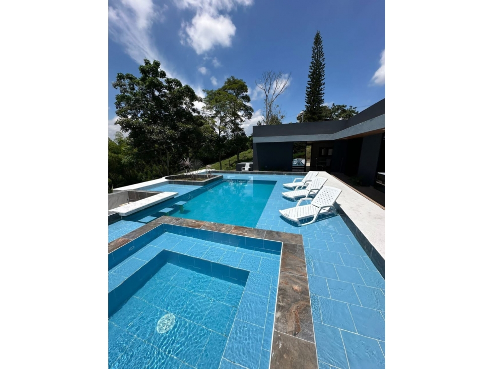 FINCA DE LUJO EN VENTA - SECTOR MORELIA, A 1KM DEL CAI — foto 4