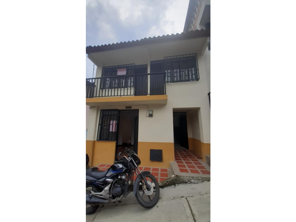 EN VENTA CASA PUEBLO SOL DOSQUEBRADAS