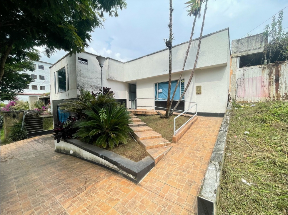 EN VENTA CASA TIPO CLINICA EN SECTOR ALAMOS