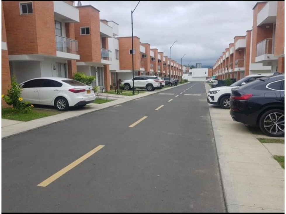 EN VENTA CASA ESQUINERA CON TERRAZA EN CONJUNTO SECTOR GALICIA PEREIRA — foto 2