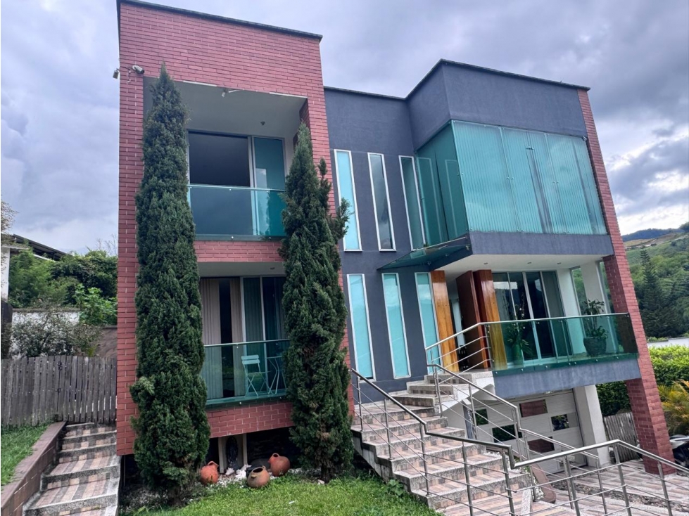 EN VENTA CASA CAMPESTRE EN VIA AL POLLO DOSQUEBRADAS