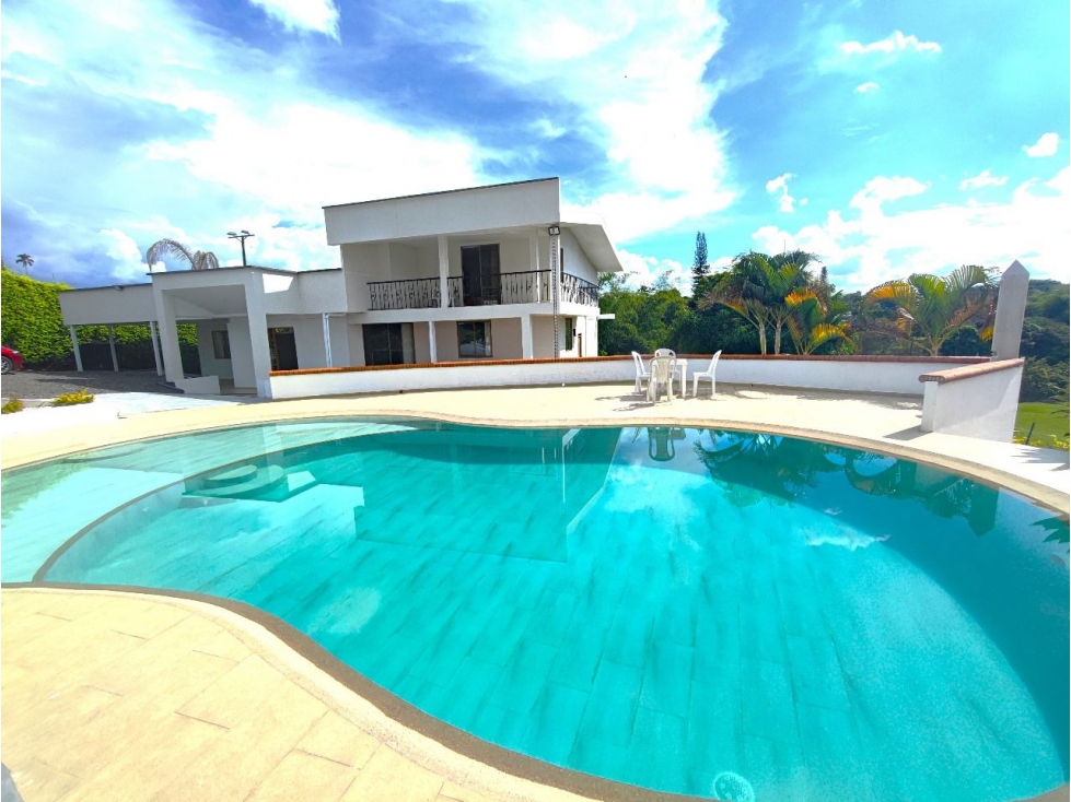 EN VENTA CASA CAMPESTRE COMBIA PEREIRA