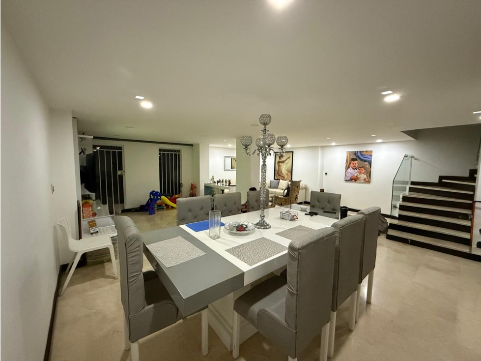 EN VENTA CASA EN PINARES PEREIRA