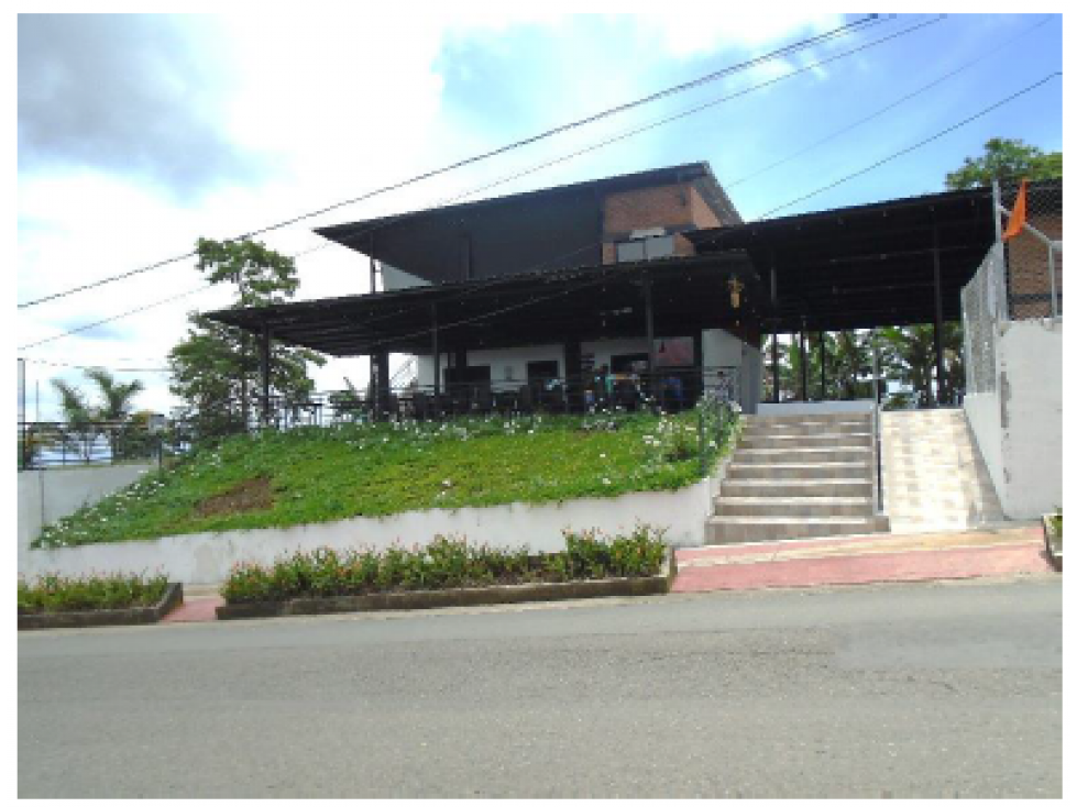 EN VENTA PROPIEDAD CON 6 LOCALES COMERCIALES EN BELALCAZAR CALDAS - 2