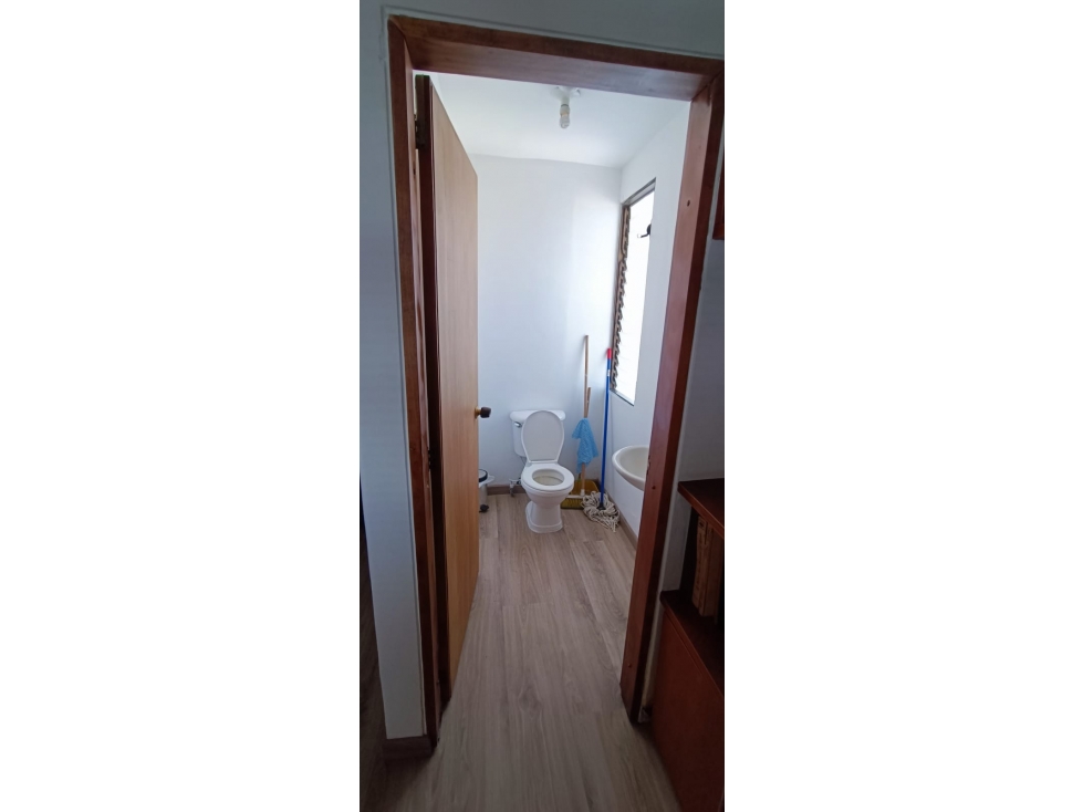 EN VENTA OFICINA EN EL CENTRO DE PEREIRA