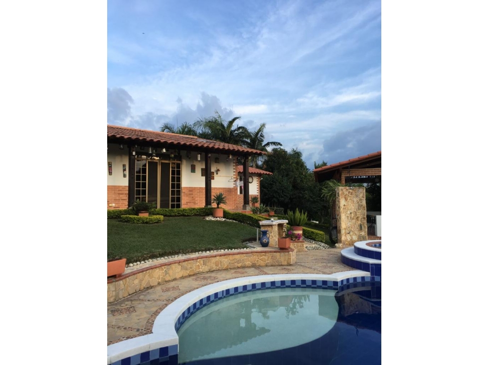 EN VENTA CASA EN CERRITOS - PEREIRA