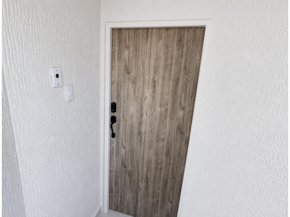 EN VENTA APARTAMENTO EN LA AVENIDA 30 DE AGSTO PEREIRA