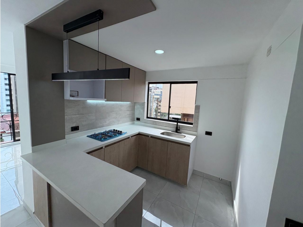 EN VENTA APARTAESTUDIO REMODELADO PINARES PEREIRA