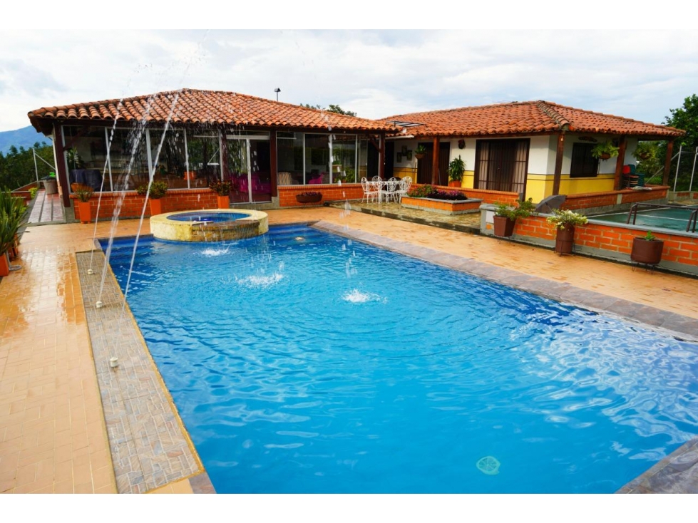 EN VENTA FINCA PRODUCTIVA CON CABAÑAS VIA ALTAGRACIA PEREIRA — foto 4