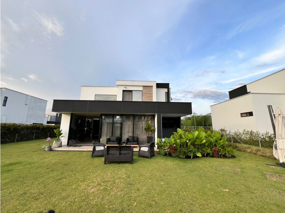 EN VENTA CASA CAMPESTRE AMOBLADA EN LA PRADERA DOSQUEBRADAS