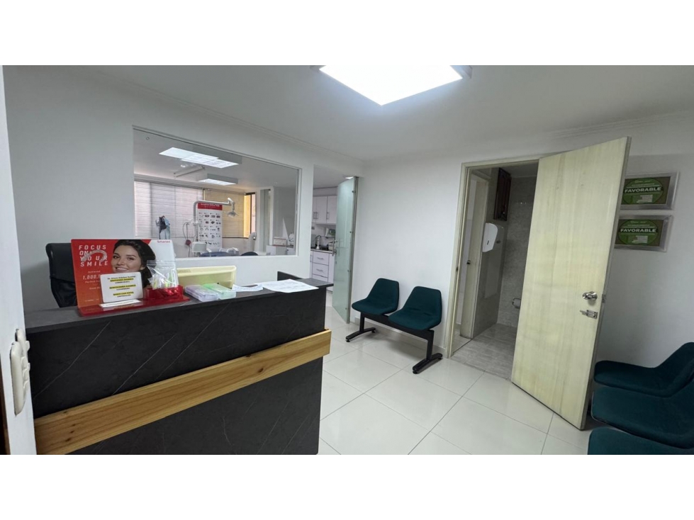 EN VENTA CONSULTORIO CON RENTA FIJA EN EL CENTRO PEREIRA