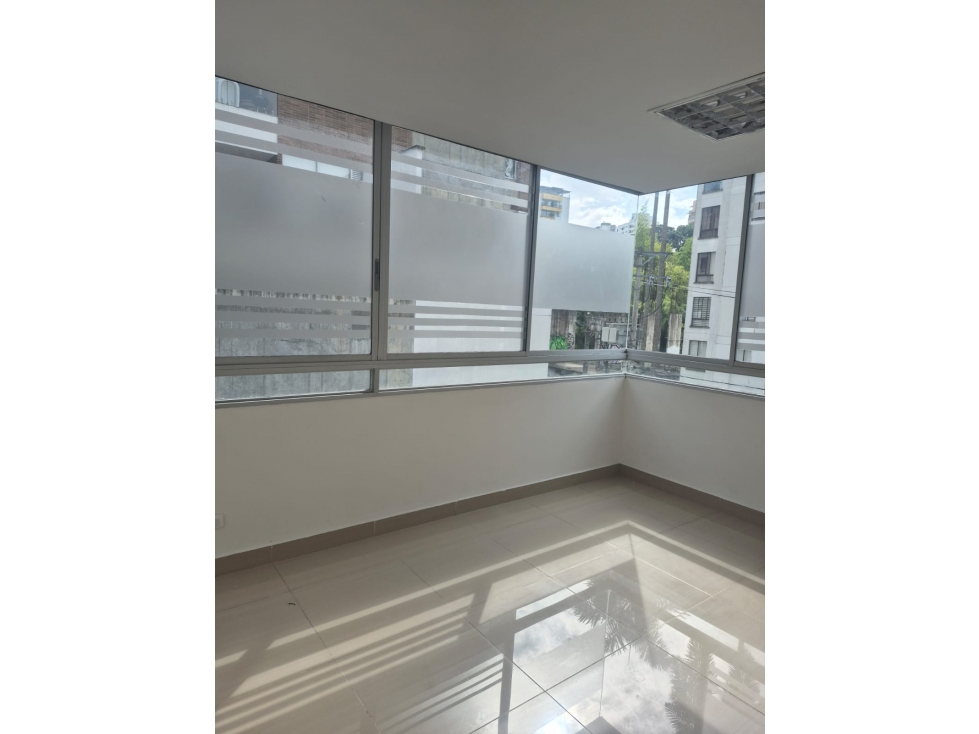 OFICINA EN ARRIENDO 39 M² Y 1 PARQUEADERO EN ALPES, PEREIRA — foto 2