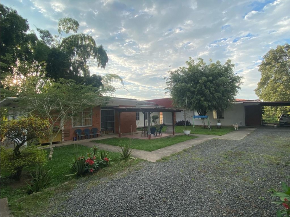 VENTA DE CASA CAMPESTRE SECTOR TRIBUNAS VÍA ARMENIA — foto 2